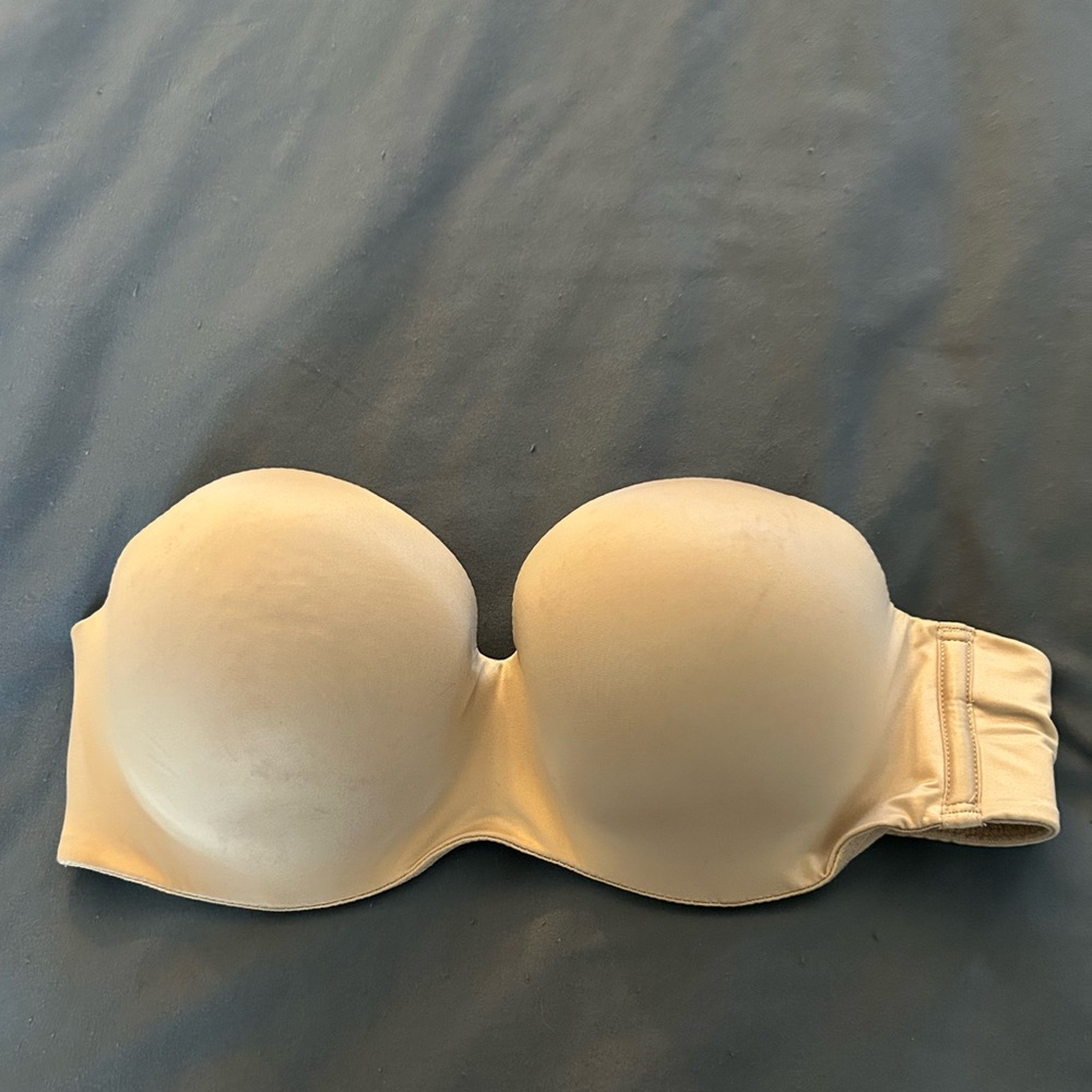 Body by Victoria strapless bra